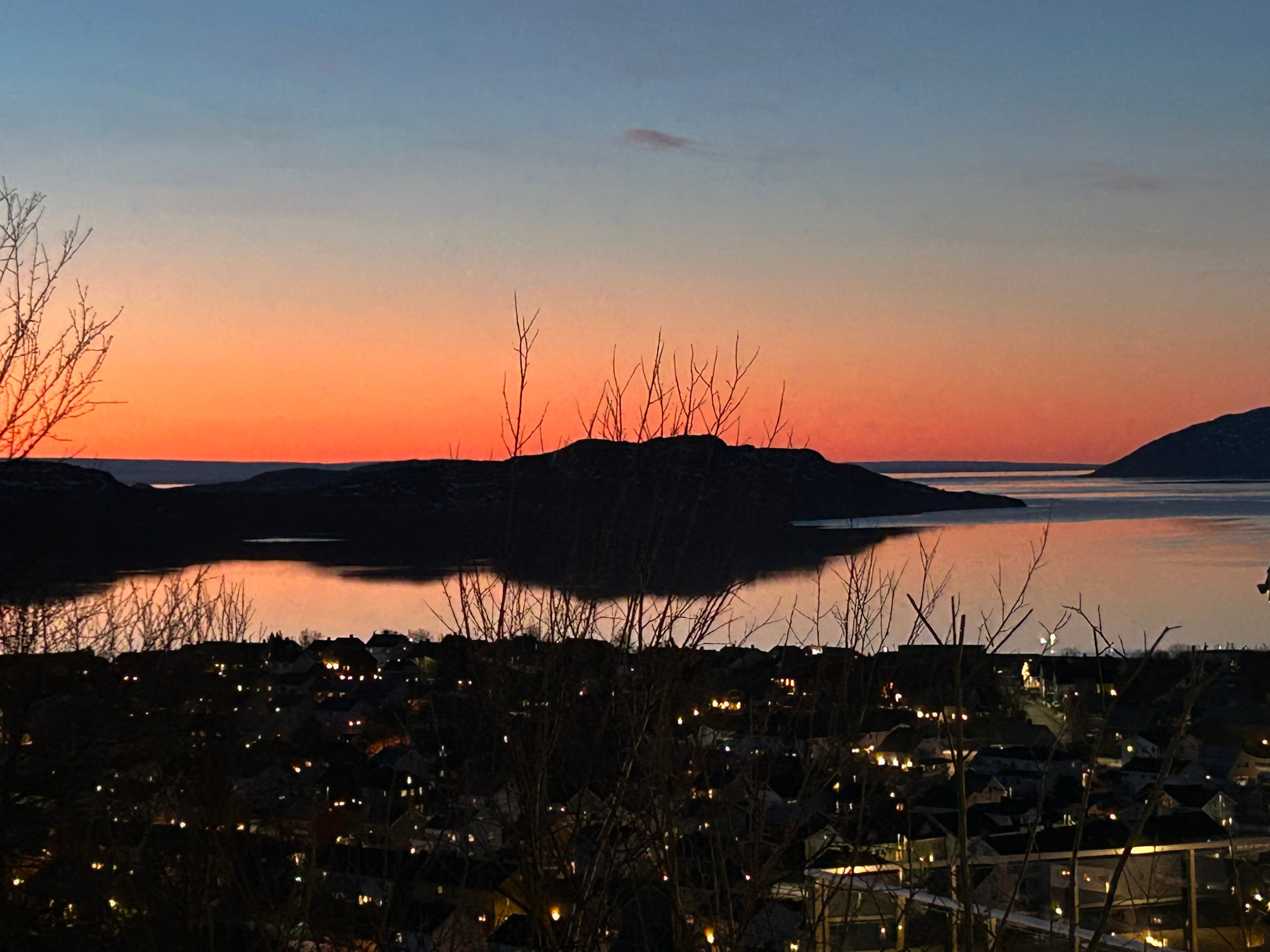Kirkenes om kvelden